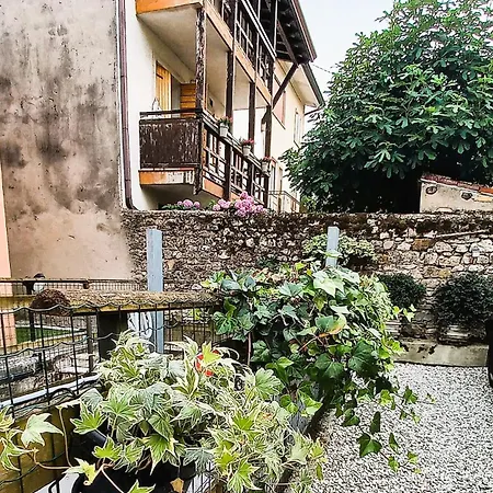 Domus Jessica Garden *
