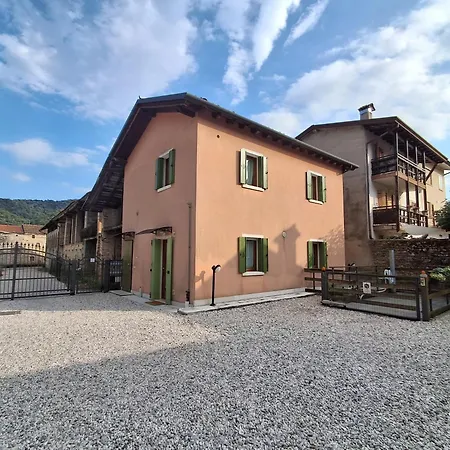 Domus Jessica Garden Daire Campea