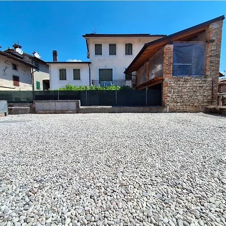 Domus Jessica Garden Daire Campea